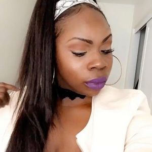 Meet your Posher, Ebony